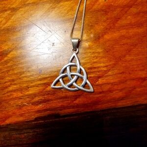 Elegant Silver Celtic Knot Necklace